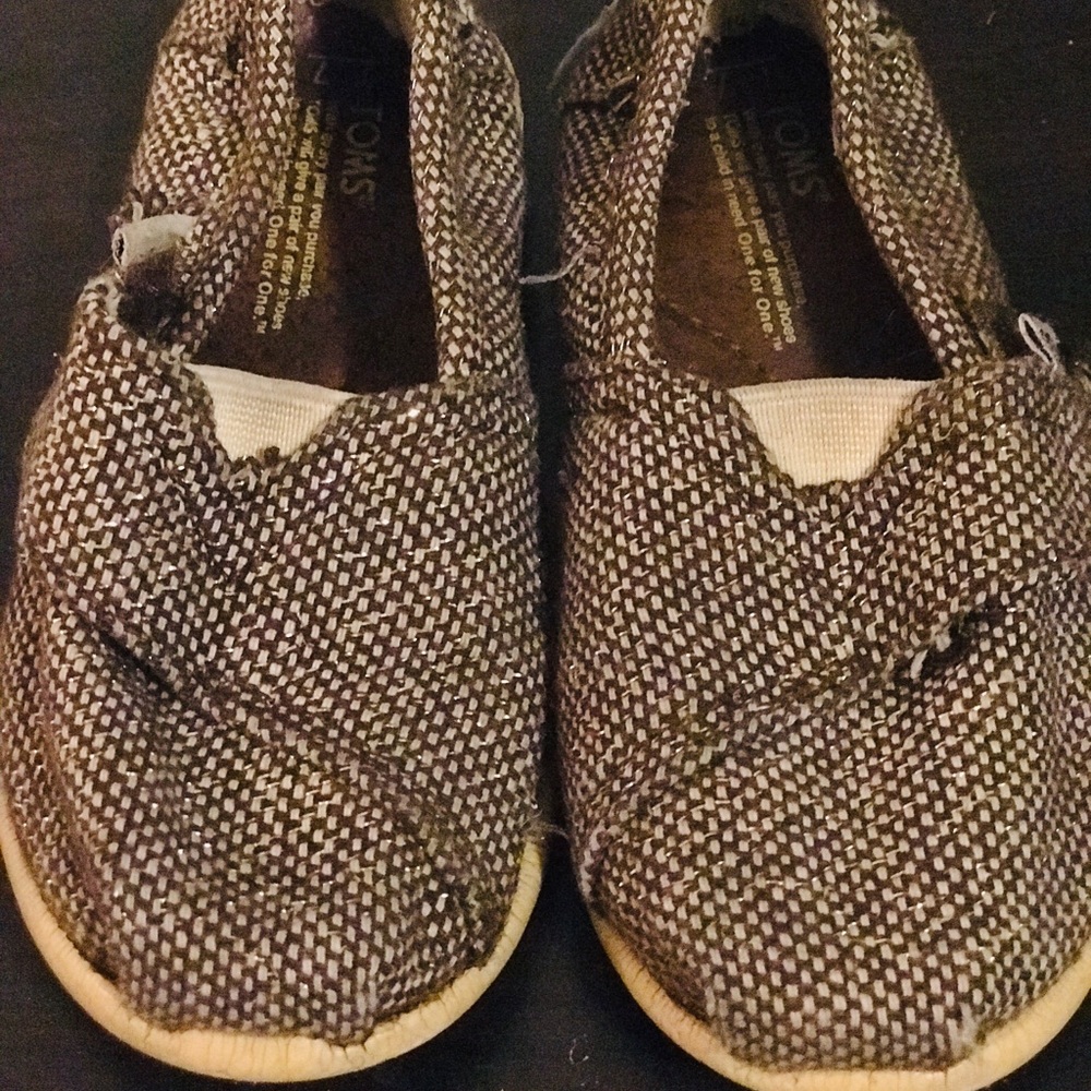 Toms - Picture 2 of 2